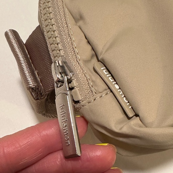 Everywhere Belt Bag - Trench - Picture 7 of 7